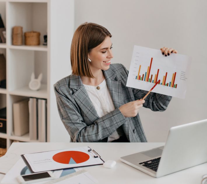 Banner listo para optimización de sistemas de vanguardia Banner diseñado para optimización con gráficos e información destacada.